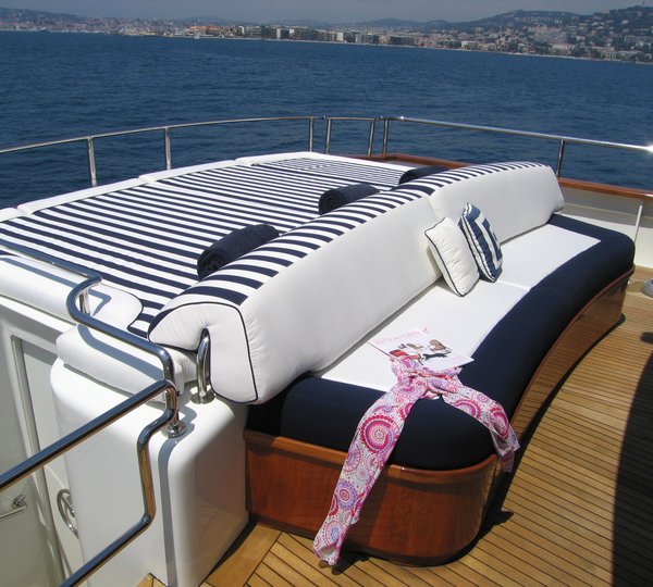 List 94+ Pictures Aft Deck On A Ship Stunning